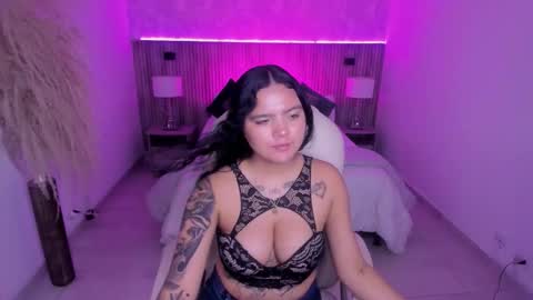 allyson_brownn online show from 1, 12, 2025