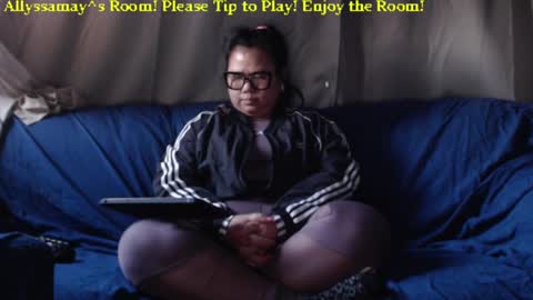 Allyssamay online show from 3, 2, 2025