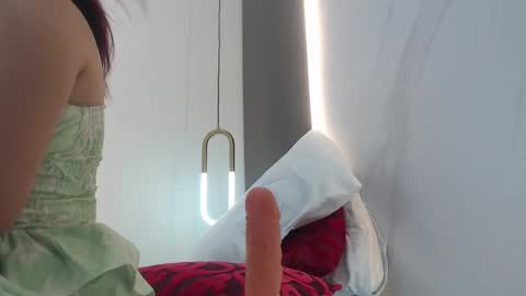 ALMA FENIX  online show from 11, 1, 2025