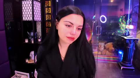 Snapshot of alma_pearl chatting on 28, 4, 2026 Alma online show from 28, 4, 2026
