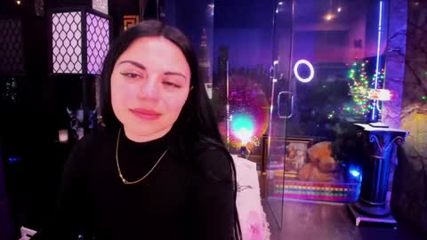 Snapshot of alma_pearl chatting on 6, 5, 2026 Alma online show from 6, 5, 2026