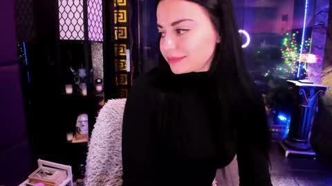 Snapshot of alma_pearl chatting on 25, 5, 2026 Alma online show from 25, 5, 2026