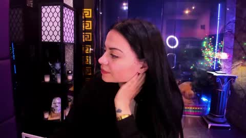 Snapshot of alma_pearl chatting on 26, 5, 2026 Alma online show from 26, 5, 2026