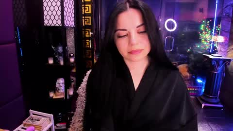 Snapshot of alma_pearl chatting on 28, 5, 2026 Alma online show from 28, 5, 2026
