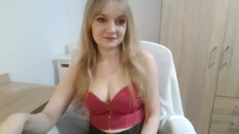 Snapshot of almanature chatting on 28, 10, 2025 AlmaNature online show from 28, 10, 2025