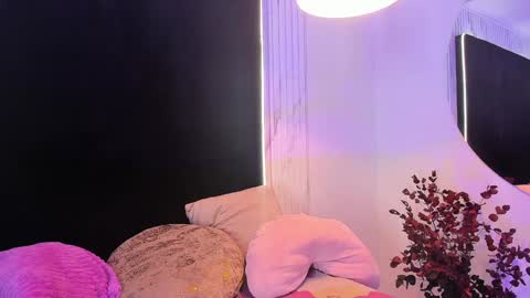 ALMENDRAEVANS online show from 7, 2, 2025