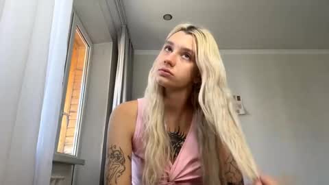 Snapshot of almetazorc chatting on 11, 9, 2025 Arina online show from 11, 9, 2025