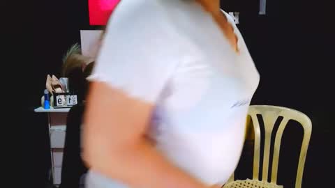 Snapshot of almirablont13 chatting on 20, 12, 2025 Almira online show from 20, 12, 2025