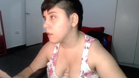 Snapshot of almondonwheels chatting on 11, 12, 2024 Almond online show from 11, 12, 2024