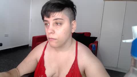 Snapshot of almondonwheels chatting on 19, 12, 2024 Almond online show from 19, 12, 2024