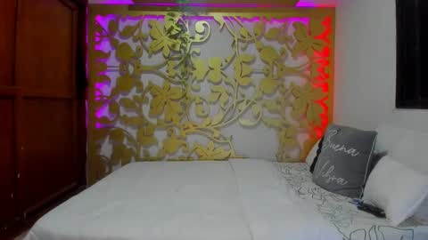 Snapshot of alogenotwink chatting on 28, 10, 2025 STEPHAN online show from 28, 10, 2025