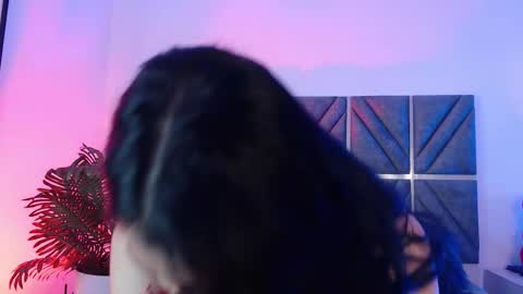 Snapshot of alombramorris chatting on 18, 12, 2025 alombramorris online show from 18, 12, 2025