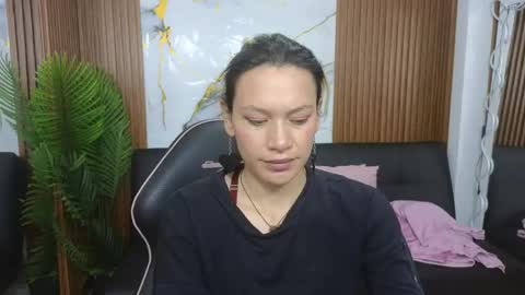 Snapshot of alonddra_tay chatting on 8, 6, 2026 alonddra_tay online show from 8, 6, 2026