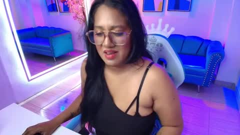 Alondra  online show from 8, 11, 2025