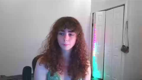 Snapshot of aloneclover4 chatting on 25, 9, 2025 Clover and V3M0 online show from 25, 9, 2025