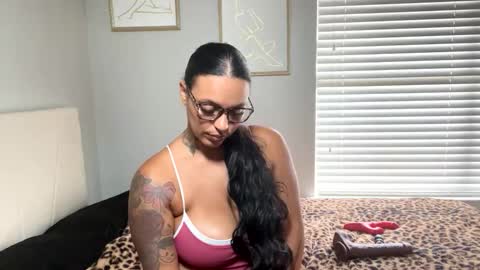 alongcamelexy online show from 10, 10, 2025