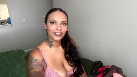 alongcamelexy online show from 14, 10, 2025