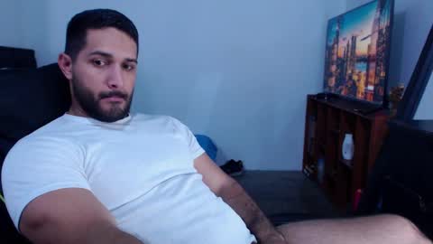 Snapshot of alonxoo chatting on 23, 1, 2025 alonxoo online show from 23, 1, 2025