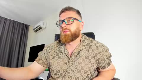 Alphaalexxx Lets reach Me 100 thumbs up online show from 29, 5, 2026
