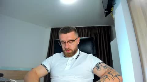 Snapshot of alphaalexxx chatting on 8, 7, 2026 Alphaalexxx Lets reach Me 100 thumbs up online show from 8, 7, 2026