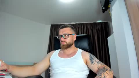 Snapshot of alphaalexxx chatting on 10, 7, 2026 Alphaalexxx Lets reach Me 100 thumbs up online show from 10, 7, 2026