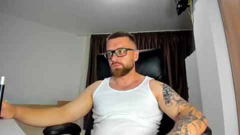 Snapshot of alphaalexxx chatting on 19, 7, 2026 Alphaalexxx Lets reach Me 100 thumbs up online show from 19, 7, 2026