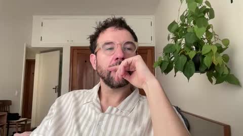 Snapshot of alto1e90br chatting on 10, 11, 2025 alto1e90br online show from 10, 11, 2025