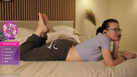 Snapshot of alucidreaming chatting on 18, 9, 2025 Lucid Dreaming online show from 18, 9, 2025