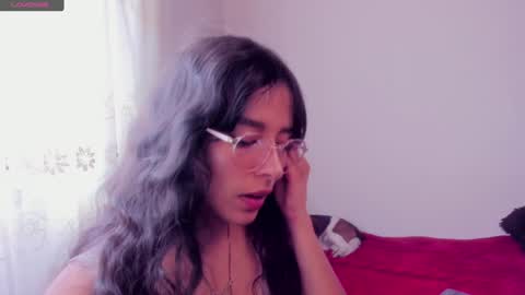 Snapshot of aluna_0310 chatting on 20, 12, 2024 . . online show from 20, 12, 2024