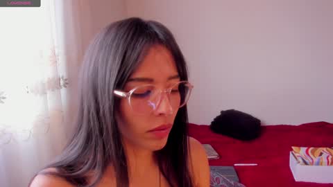Snapshot of aluna_0310 chatting on 28, 12, 2024 . . online show from 28, 12, 2024