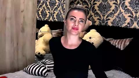 Snapshot of alyblonde chatting on 10, 1, 2025 aly online show from 10, 1, 2025