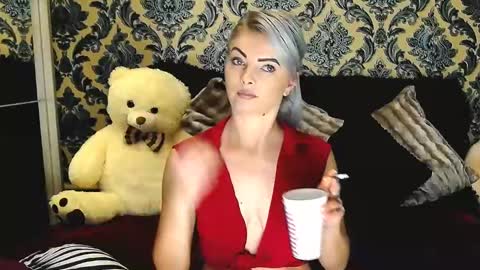 Snapshot of alyblonde chatting on 8, 2, 2025 aly online show from 8, 2, 2025