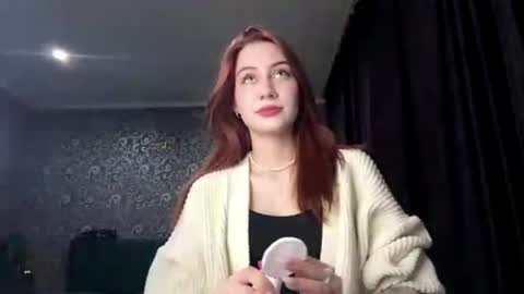 Snapshot of alysiacurles chatting on 9, 5, 2026 Sofi online show from 9, 5, 2026