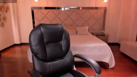 Snapshot of alyssadean_ chatting on 21, 10, 2025 Aly online show from 21, 10, 2025