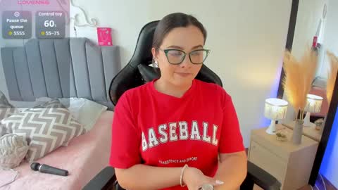 Hi Im AmaiaHelp me reach 100 likes online show from 7, 4, 2026