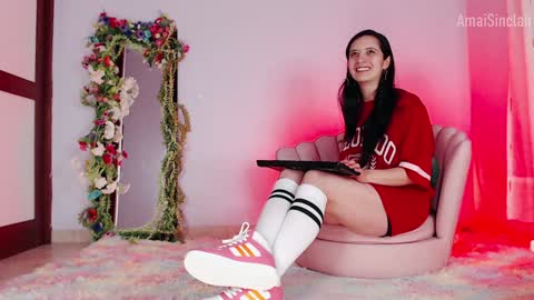 Amai  Sinclair  online show from 31, 1, 2025