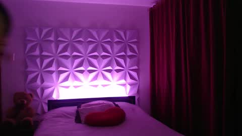 Amalett online show from 4, 12, 2025