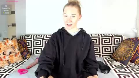 Snapshot of amalia_mio chatting on 26, 4, 2026 Amalia online show from 26, 4, 2026