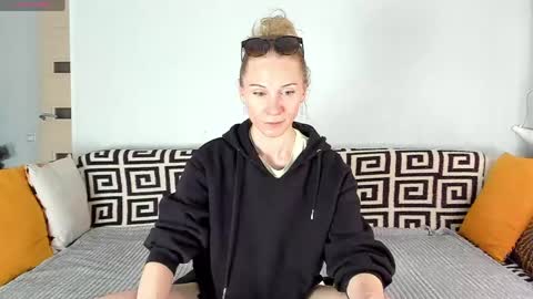 Snapshot of amalia_mio chatting on 29, 4, 2026 Amalia online show from 29, 4, 2026