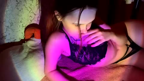 Amaliajess online show from 15, 4, 2026