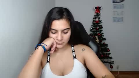 The queen of the biceps  online show from 4, 12, 2025