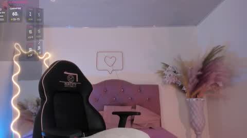 Snapshot of amara_tay chatting on 6, 11, 2025 Amara tay online show from 6, 11, 2025