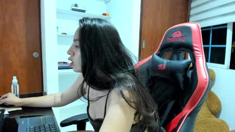 Snapshot of amaranta69_cam chatting on 16, 2, 2025 AMARANTA online show from 16, 2, 2025