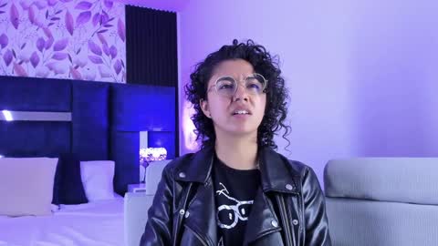 Snapshot of amarettho chatting on 4, 2, 2025 Emily online show from 4, 2, 2025