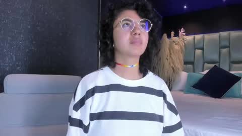 Snapshot of amarettho chatting on 5, 3, 2025 Emily online show from 5, 3, 2025