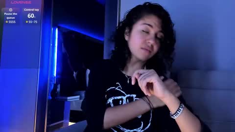 Snapshot of amarettho chatting on 11, 10, 2025 Emily online show from 11, 10, 2025