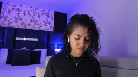 Snapshot of amarettho chatting on 15, 10, 2025 Emily online show from 15, 10, 2025