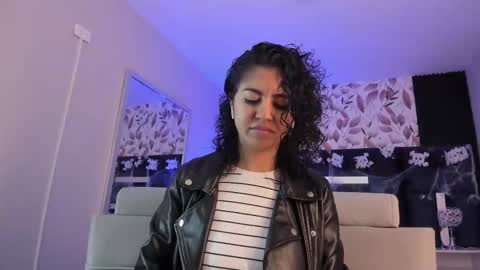 Snapshot of amarettho chatting on 27, 10, 2025 Emily online show from 27, 10, 2025