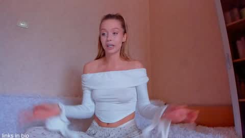 Snapshot of amazing_roxana chatting on 21, 9, 2025 Roxy online show from 21, 9, 2025