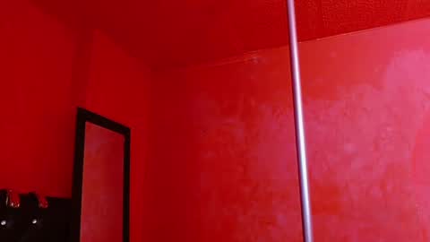 ambar_roux1 online show from 1, 2, 2025